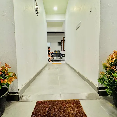 Sea Breeze Guest House Negombo Exterior photo